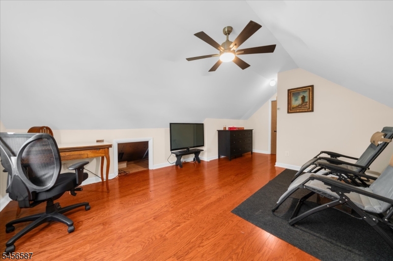 16 Abbott Ct