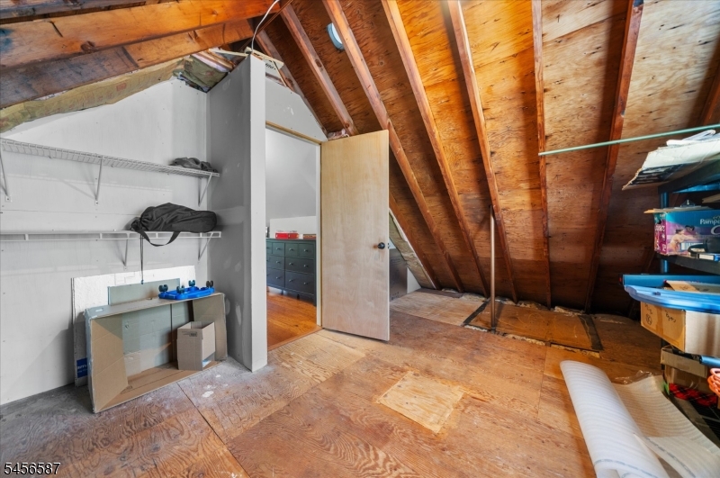 16 Abbott Ct
