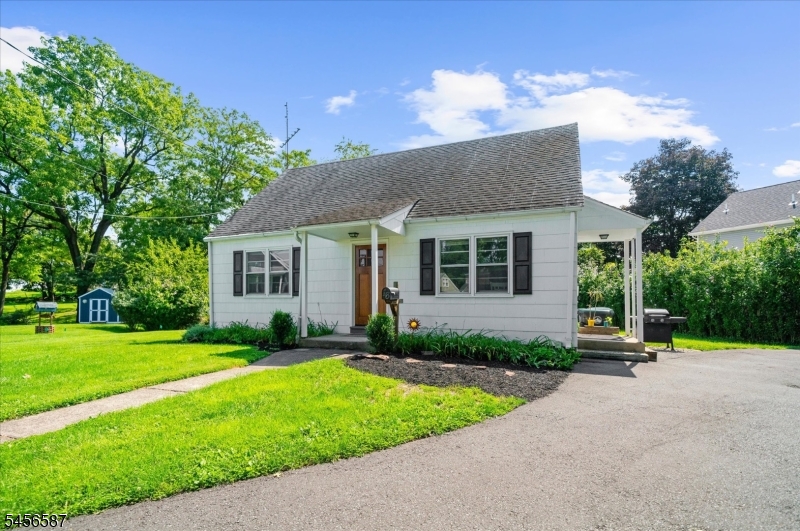 16 Abbott Ct