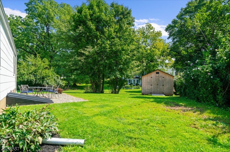16 Abbott Ct