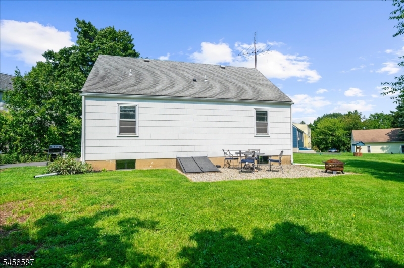 16 Abbott Ct