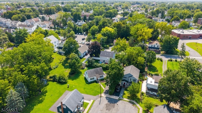 16 Abbott Ct