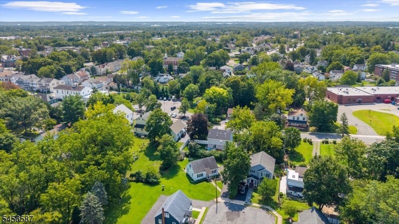 16 Abbott Ct