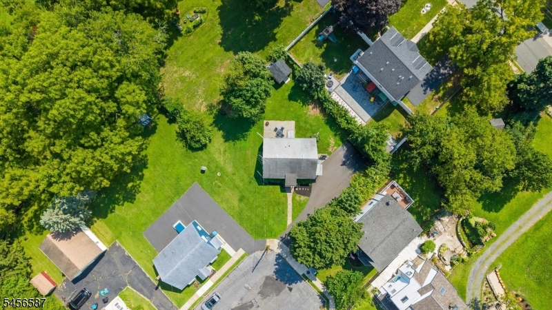 16 Abbott Ct