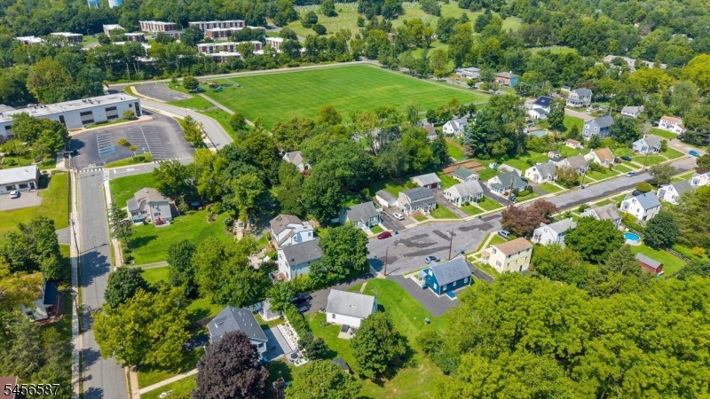 16 Abbott Ct