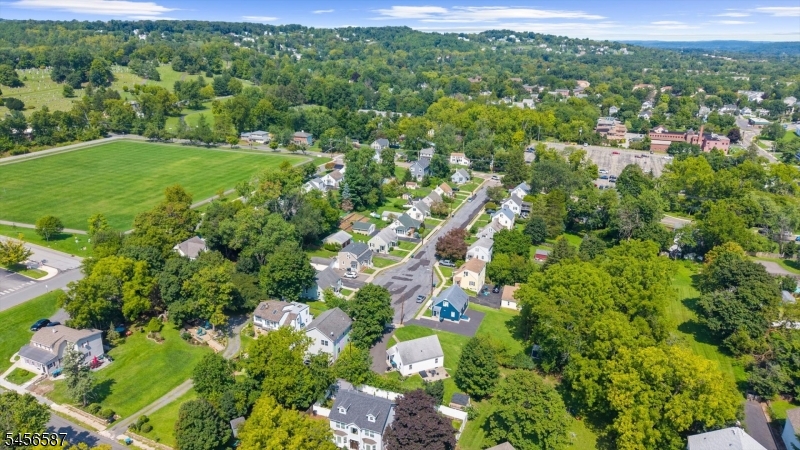 16 Abbott Ct
