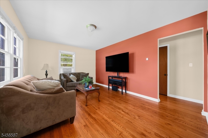 16 Abbott Ct
