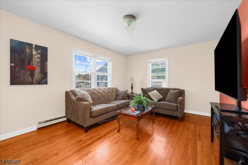 16 Abbott Ct