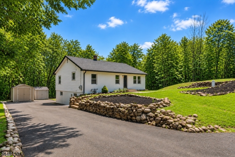 74 Hook Mountain Rd