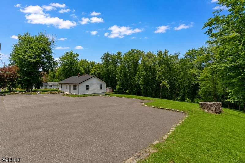 74 Hook Mountain Rd