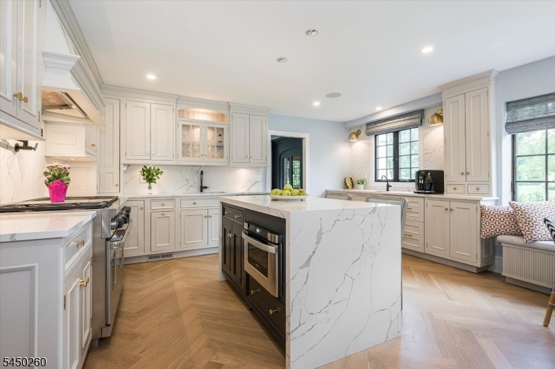 495 Ridgewood Ave