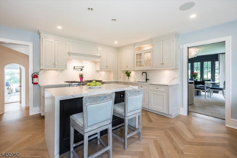495 Ridgewood Ave