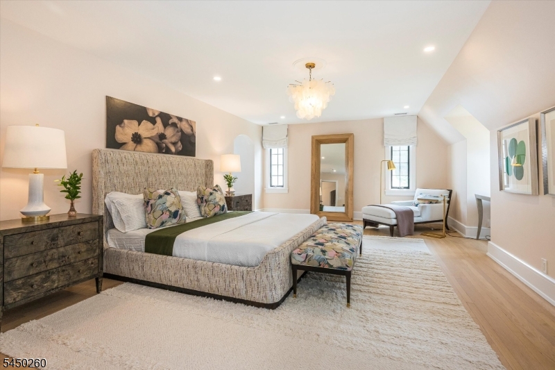 495 Ridgewood Ave