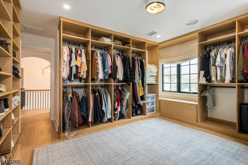 495 Ridgewood Ave