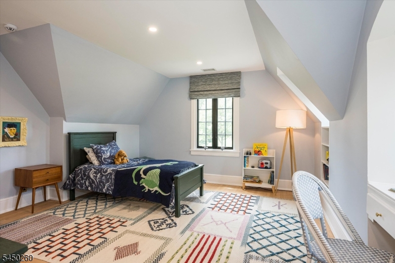 495 Ridgewood Ave