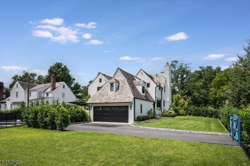 495 Ridgewood Ave