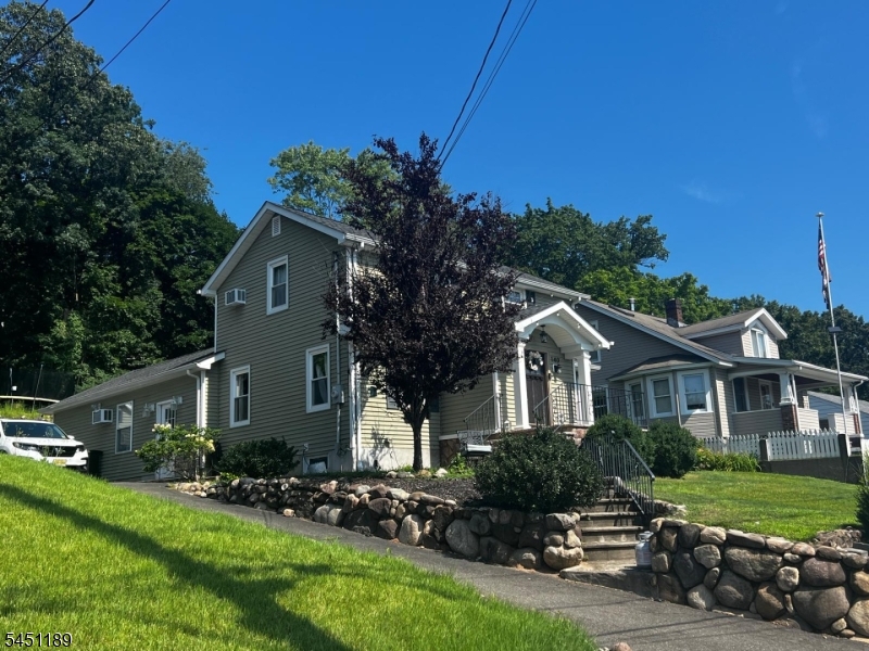140 Watchung Dr