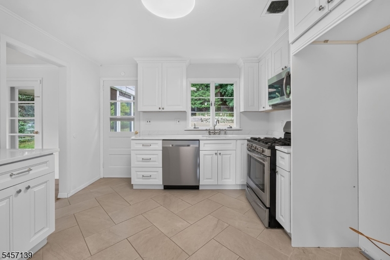 204 Hillside Ave