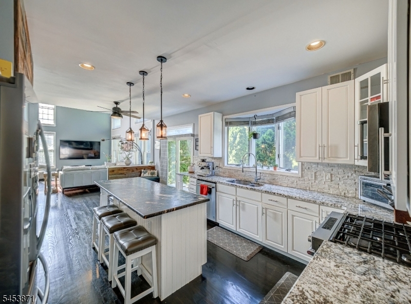 10 Spyglass Rd