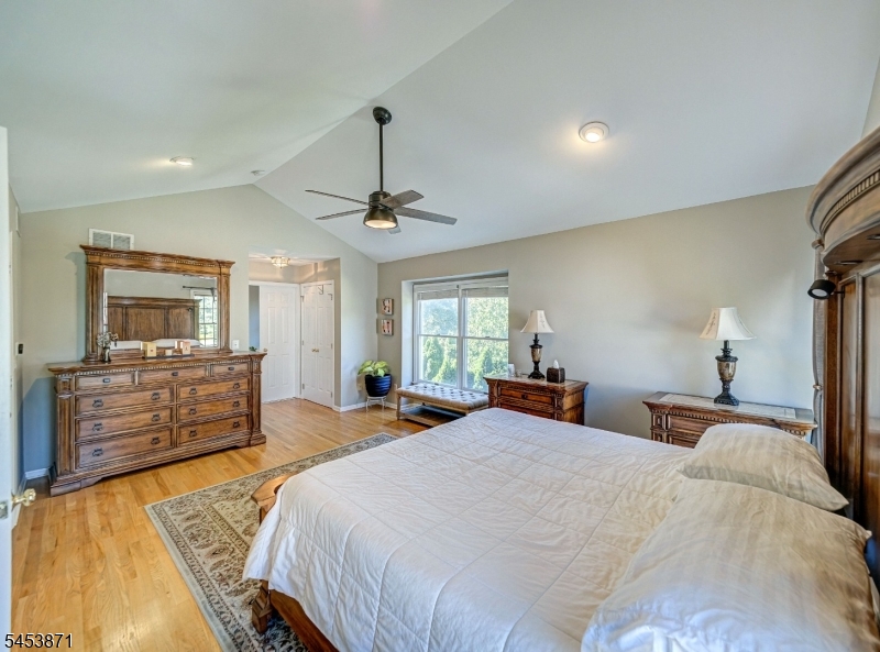 10 Spyglass Rd