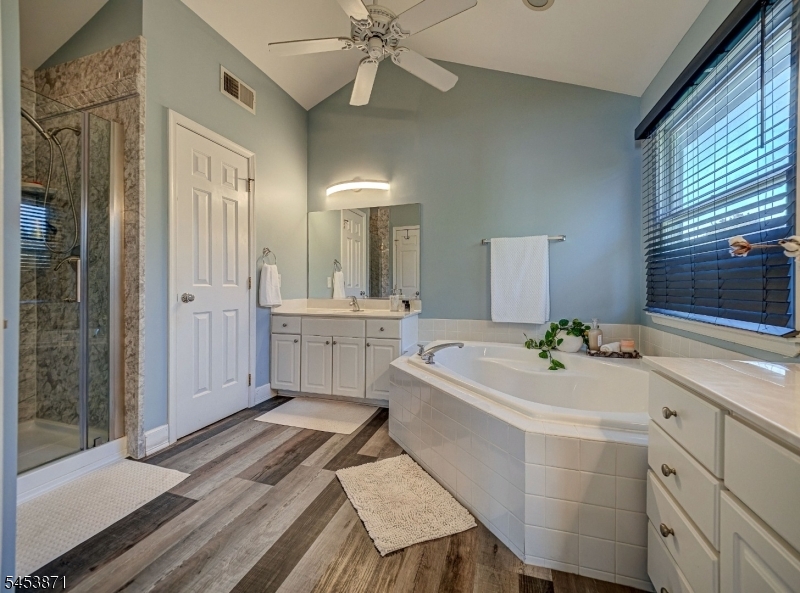 10 Spyglass Rd