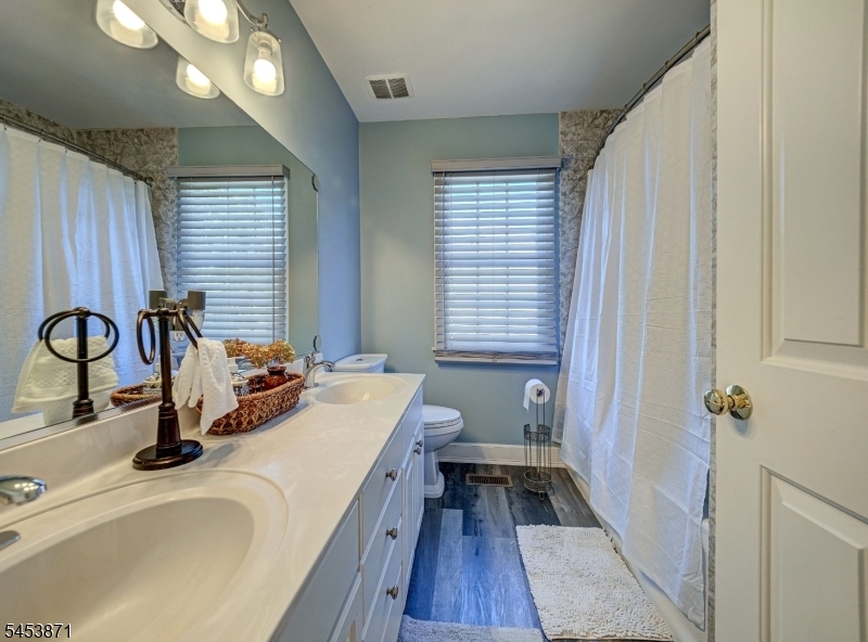10 Spyglass Rd