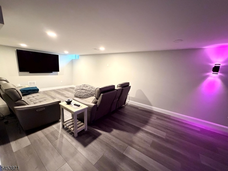 10 Spyglass Rd