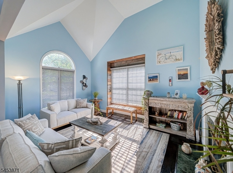 10 Spyglass Rd