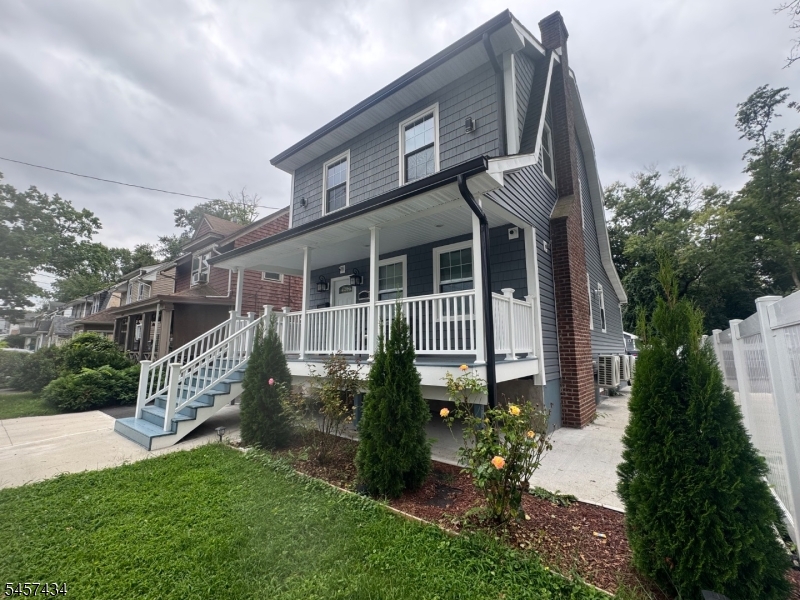 638 Argyle Ave