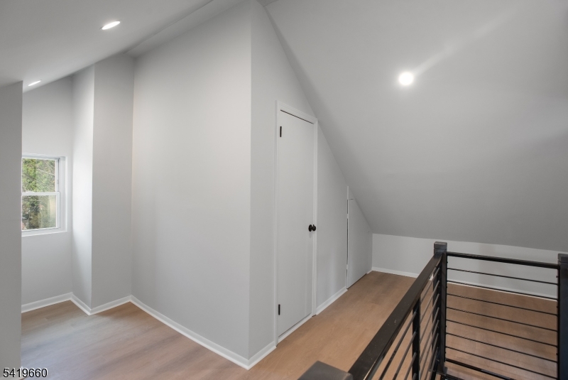 108 Thomas St