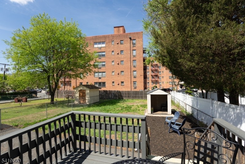 108 Thomas St