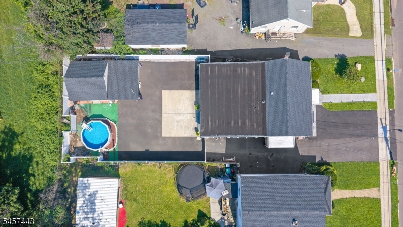 379 Chamberlain Ave