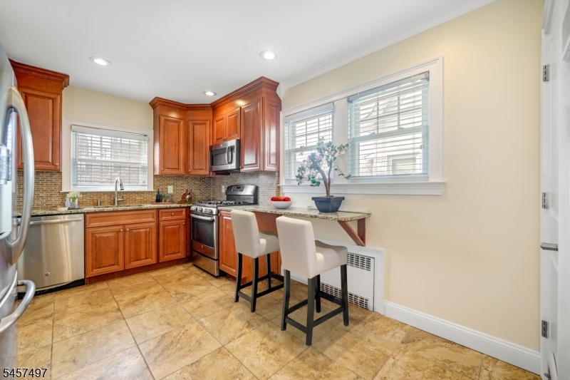 466 Beardsley Ave
