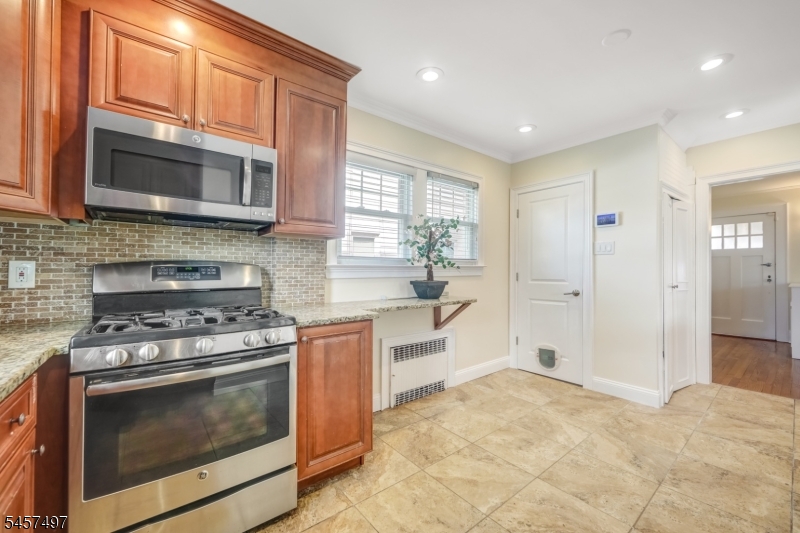 466 Beardsley Ave