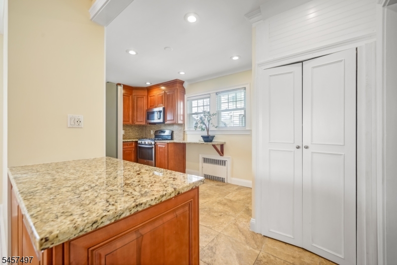 466 Beardsley Ave