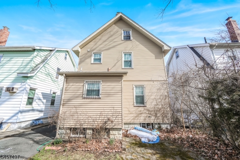 466 Beardsley Ave