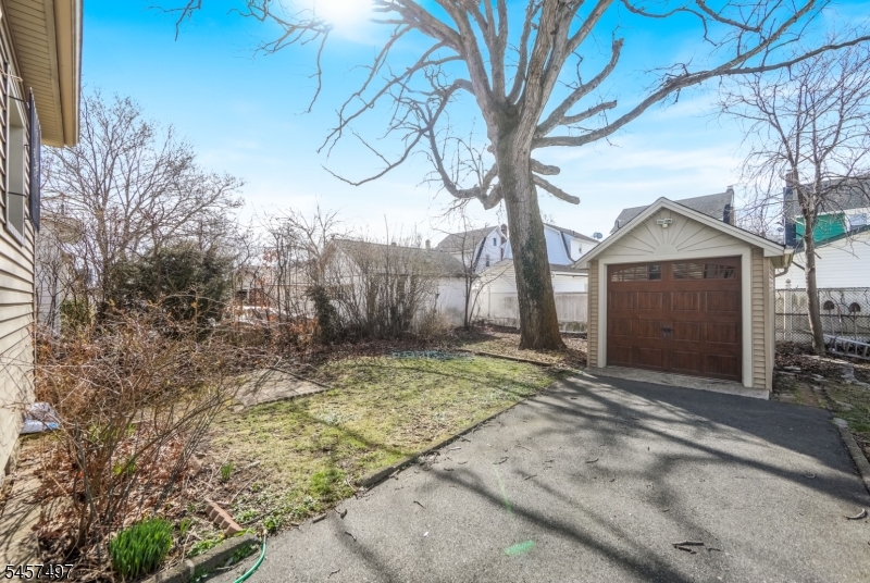466 Beardsley Ave