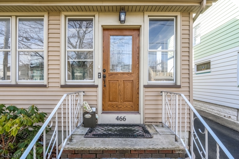 466 Beardsley Ave