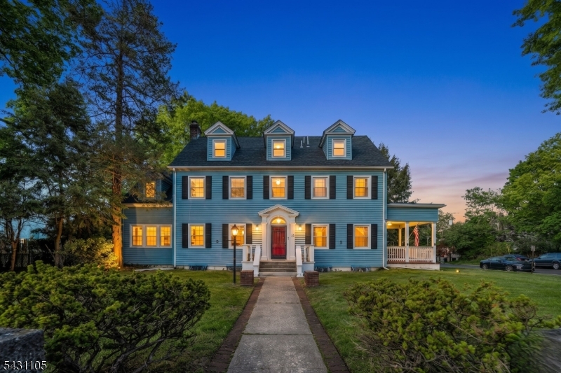 833 Salem Ave
