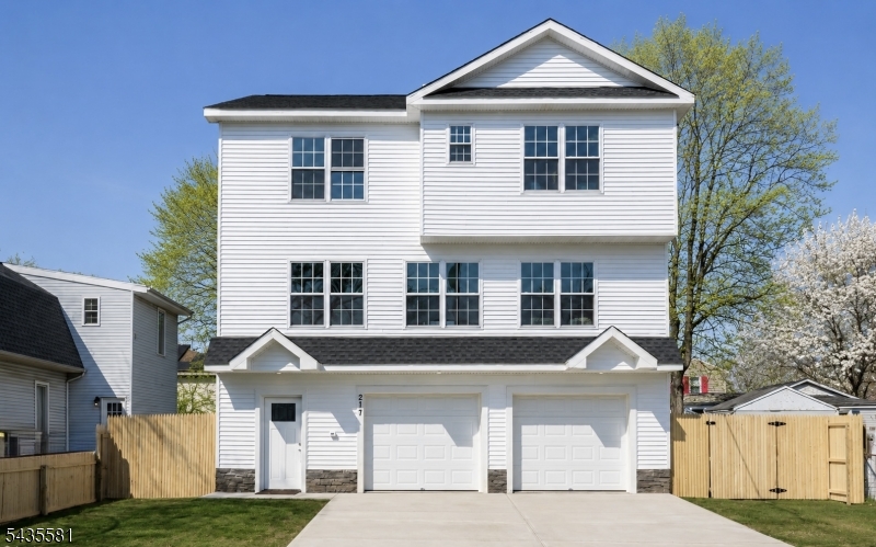 217 Seeley Ave