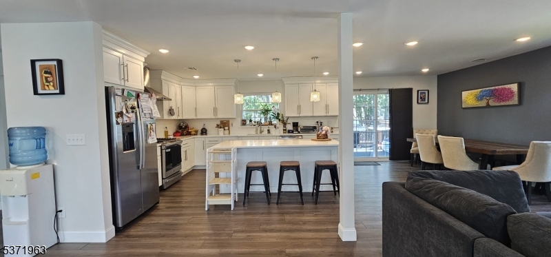217 Seeley Ave