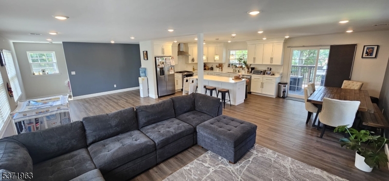 217 Seeley Ave