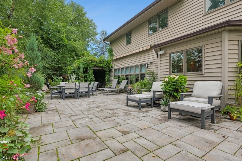 1 Edgar Road