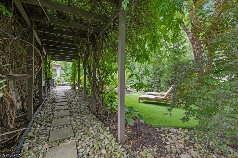 1 Edgar Road
