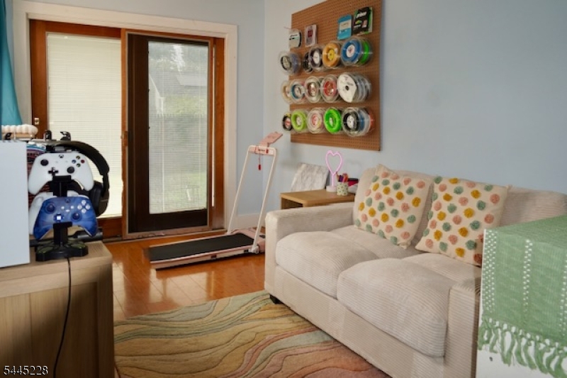 19 Seminole Ave