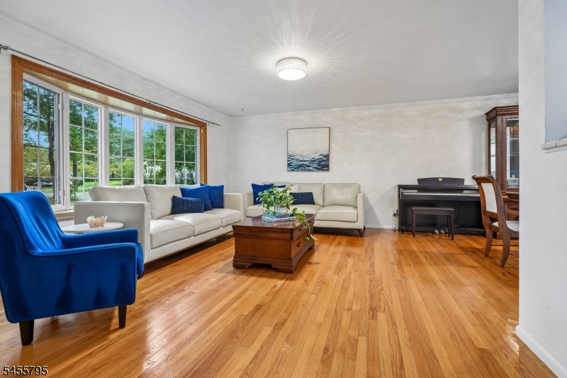 6 Gordon Pl