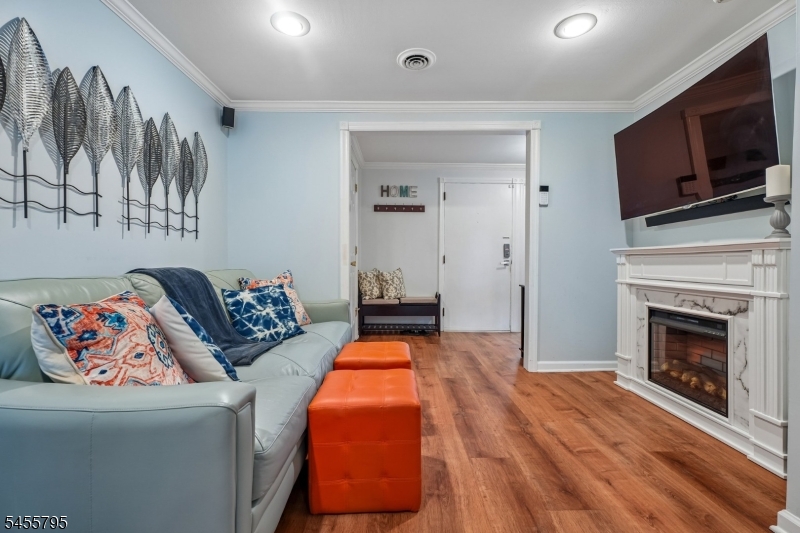 6 Gordon Pl
