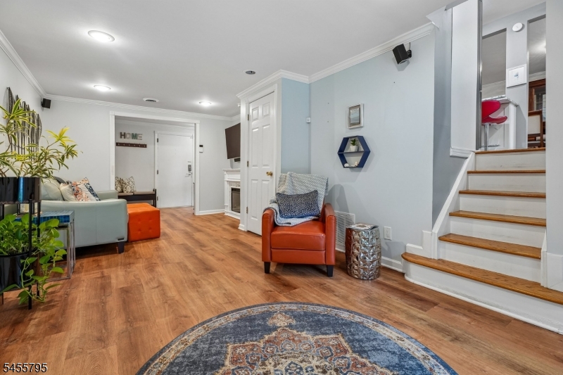 6 Gordon Pl