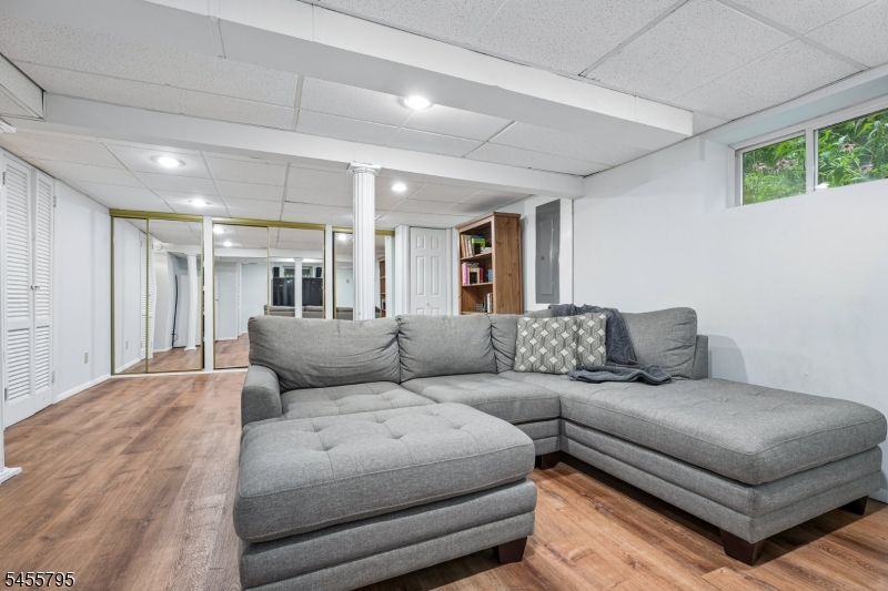 6 Gordon Pl