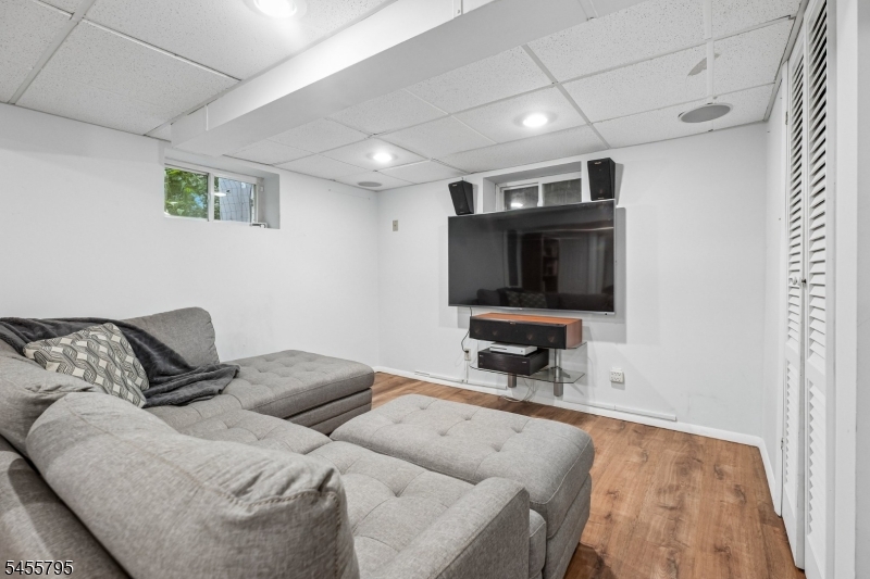 6 Gordon Pl